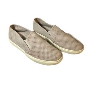 Gianni Bini Women’s 10M Tan Taupe Smoke Cloud Perforated Sneakers